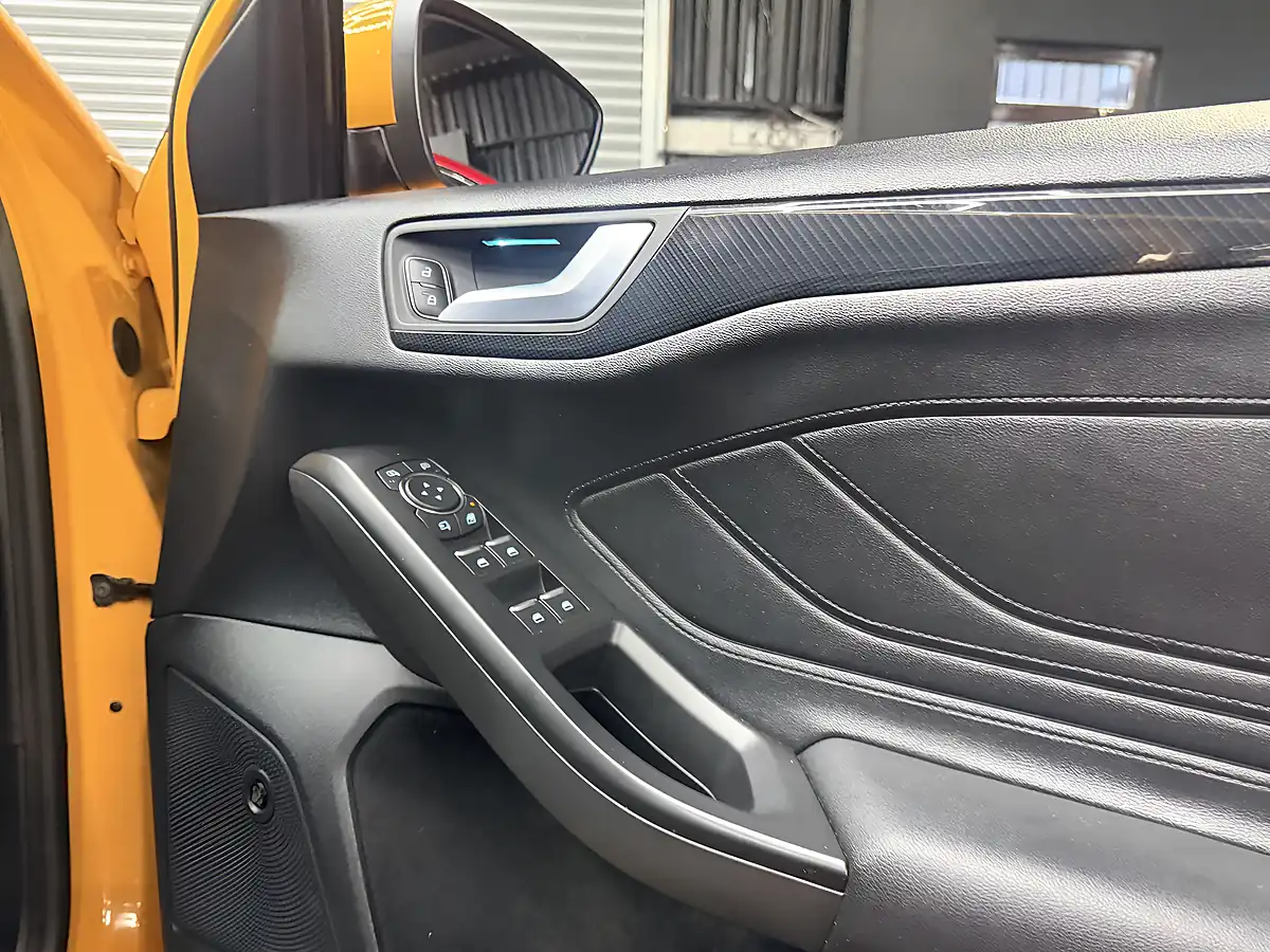 Used 2019 Ford Focus ST Orange - Interior and Exterior details 14