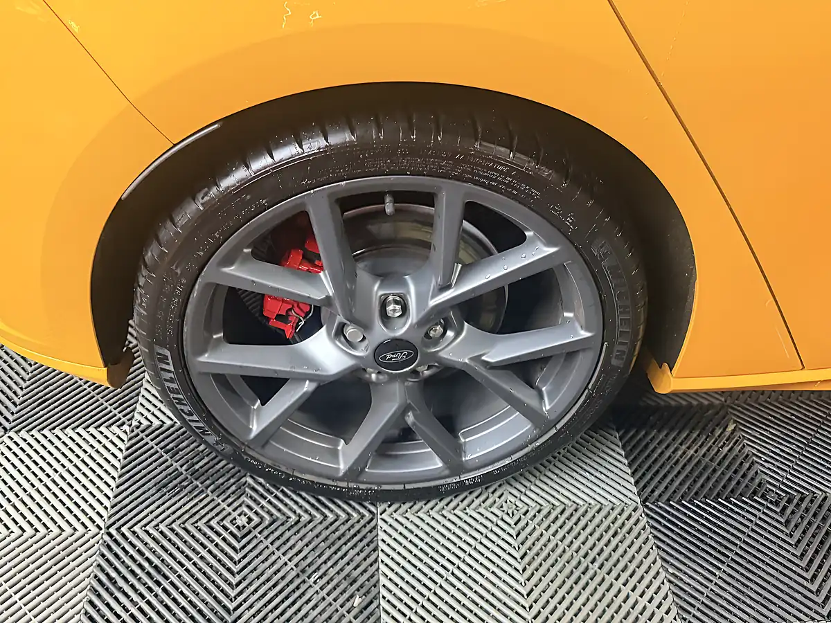 Used 2019 Ford Focus ST Orange - Interior and Exterior details 16