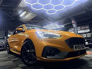 Used 2019 Ford Focus ST Orange - Interior and Exterior details 2