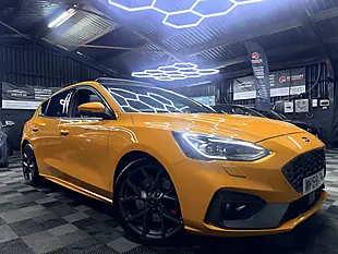Used 2019 Ford Focus ST Orange - Interior and Exterior details 3