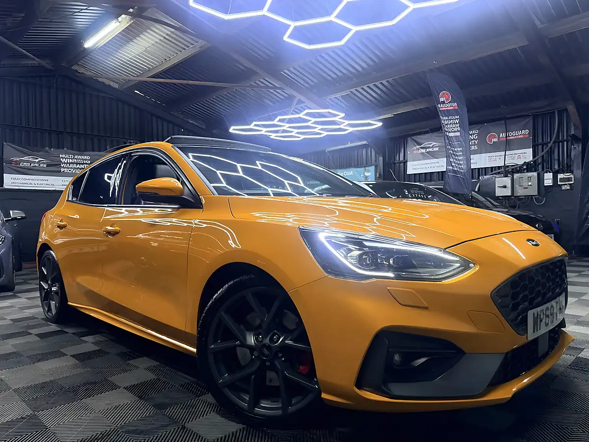 Used 2019 Ford Focus ST Orange - Interior and Exterior details 3