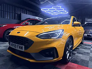 Used 2019 Ford Focus ST Orange - Interior and Exterior details 5