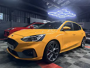 Used 2019 Ford Focus ST Orange - Interior and Exterior details 7