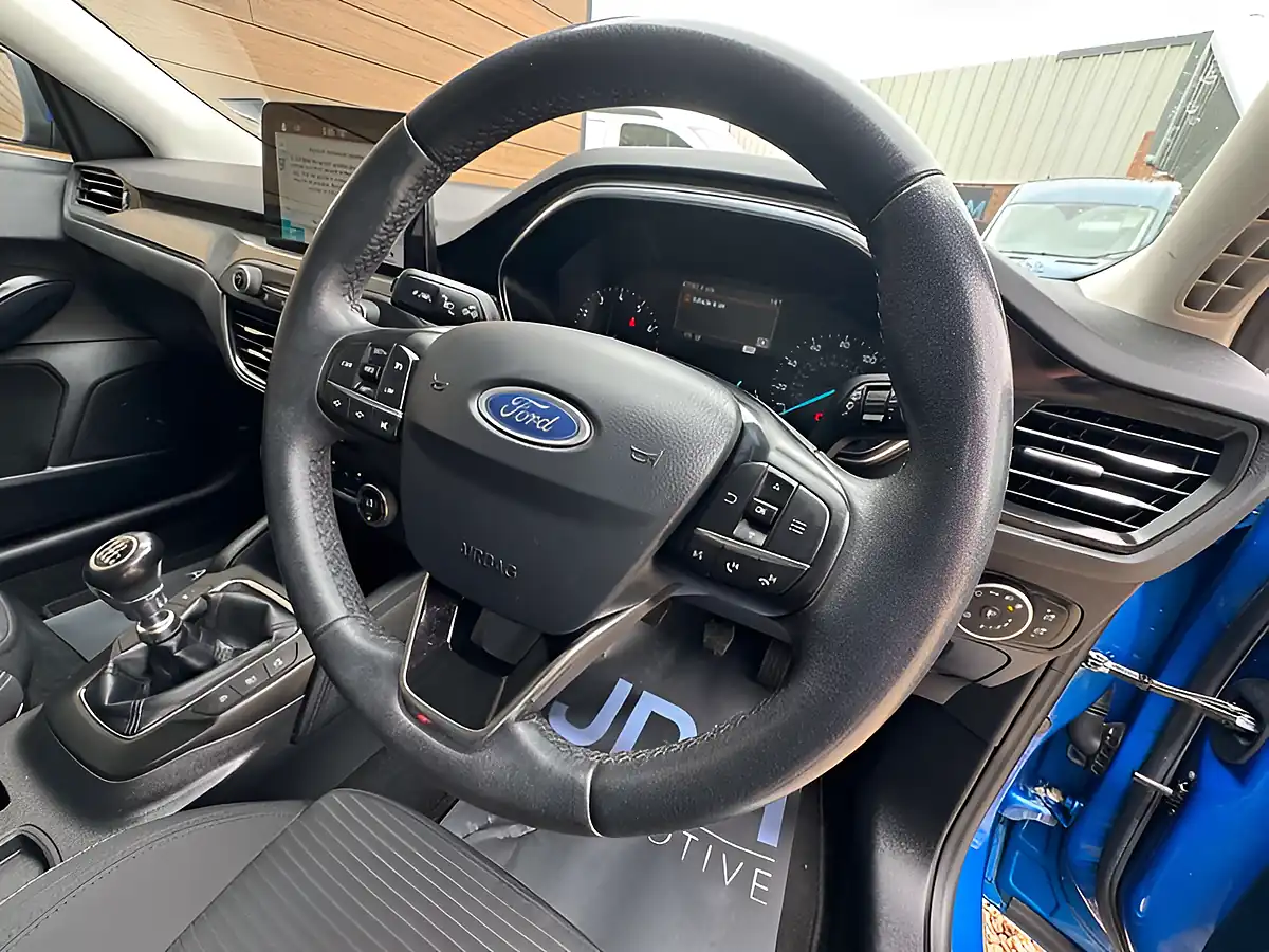 Used 2019 Ford Focus Titanium Blue - Interior and Exterior details 14