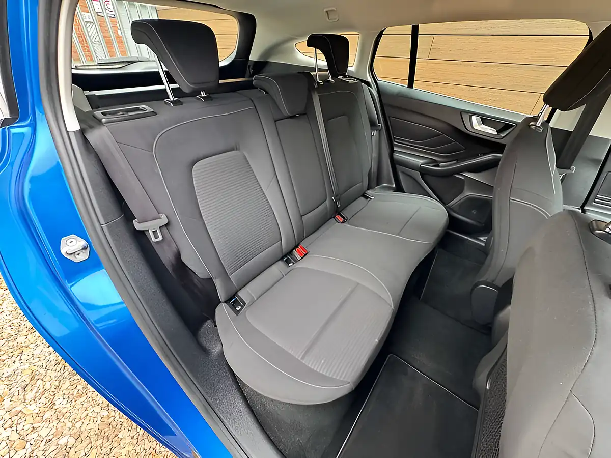 Used 2019 Ford Focus Titanium Blue - Interior and Exterior details 15