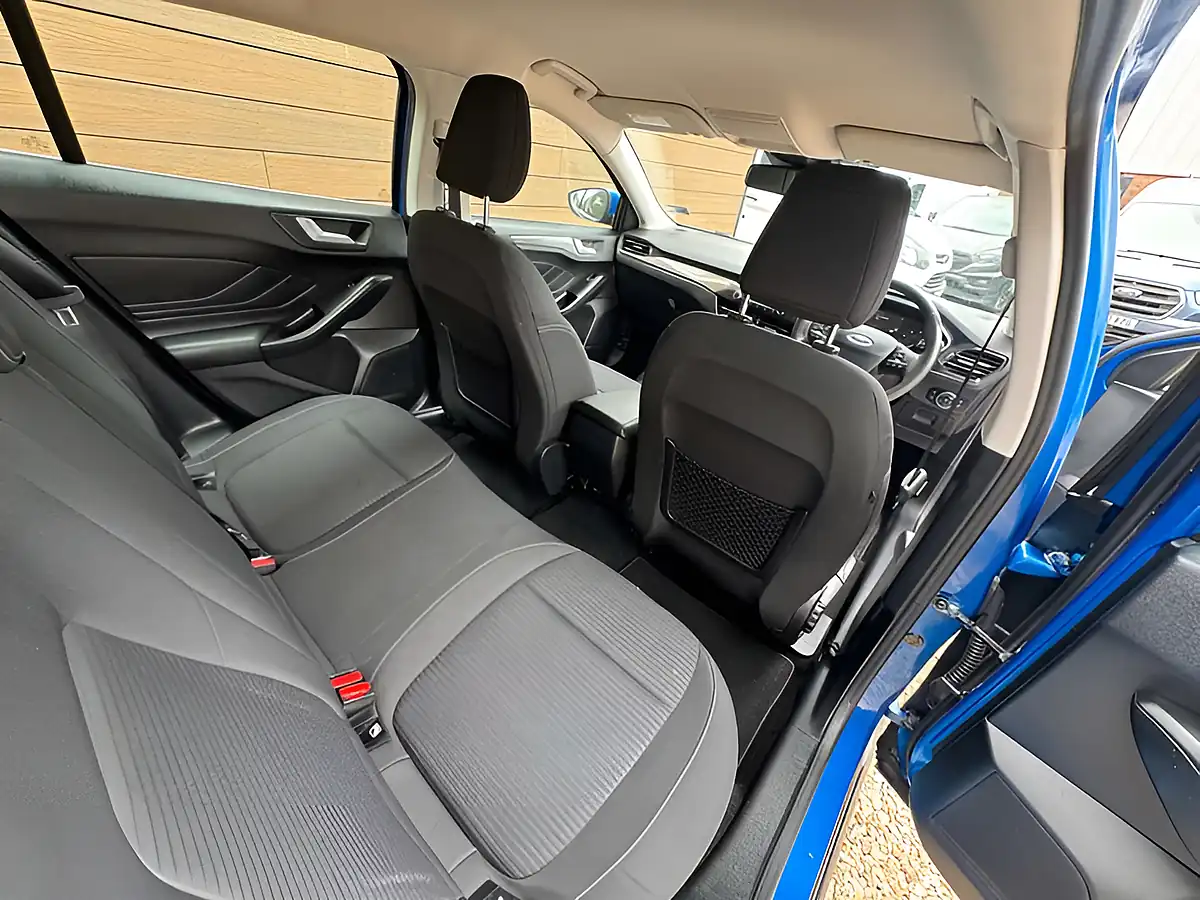 Used 2019 Ford Focus Titanium Blue - Interior and Exterior details 16