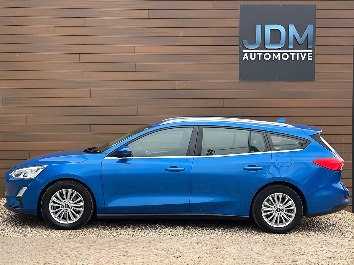 Used 2019 Ford Focus Titanium Blue - Interior and Exterior details 7