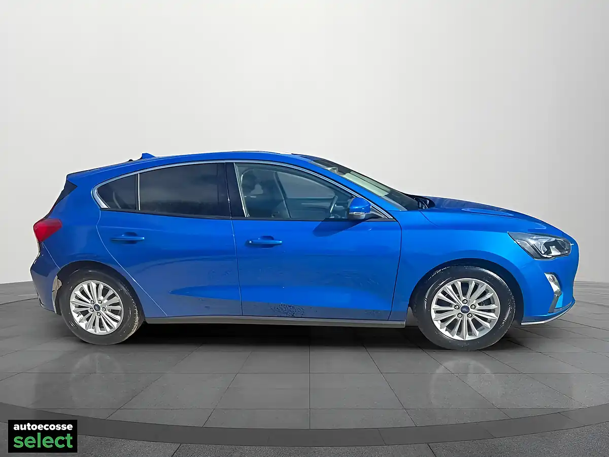 Used 2019 Ford Focus Titanium Blue - Interior and Exterior details 13