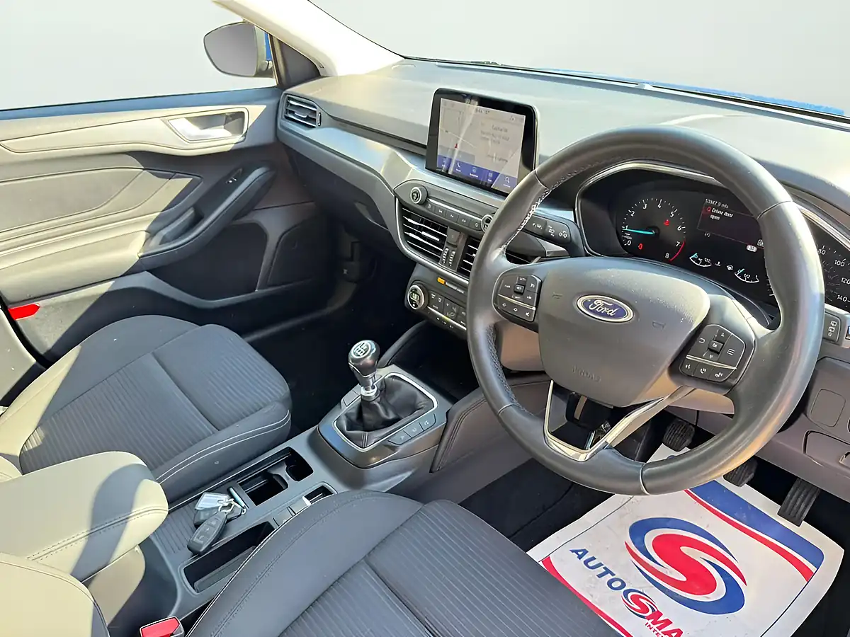 Used 2019 Ford Focus Titanium Blue - Interior and Exterior details 15
