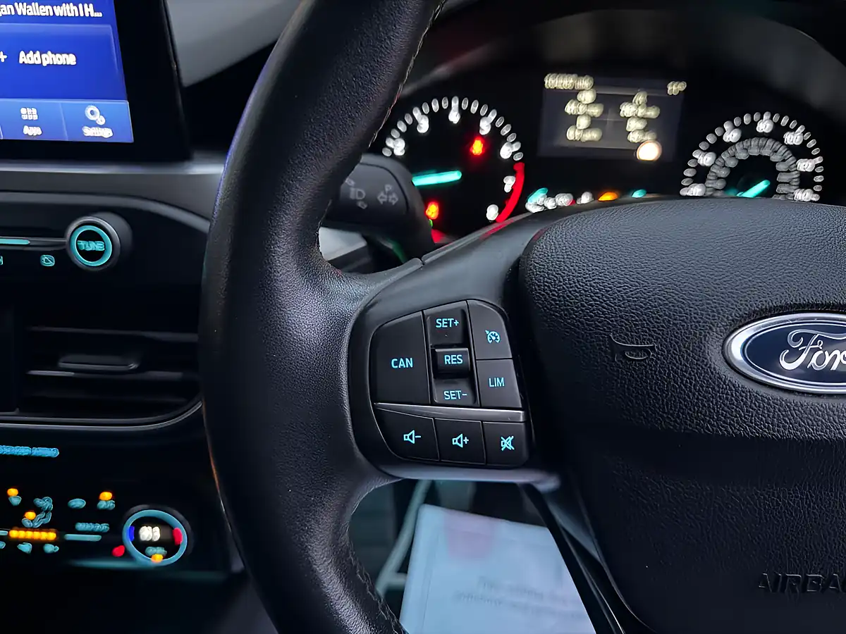 Used 2019 Ford Focus Titanium Grey - Interior and Exterior details 16