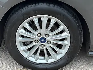 Used 2019 Ford Focus Titanium Grey - Interior and Exterior details 20