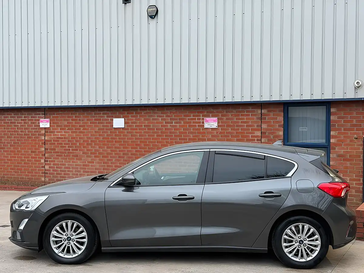Used 2019 Ford Focus Titanium Grey - Interior and Exterior details 3