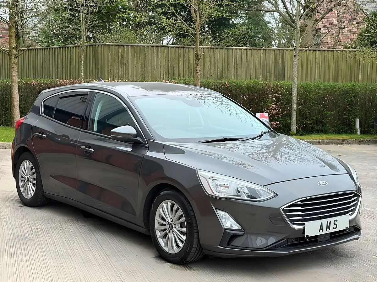 Used 2019 Ford Focus Titanium Grey - Interior and Exterior details 9