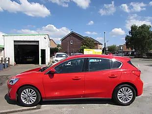 Used 2019 Ford Focus Titanium Red - Interior and Exterior details 4