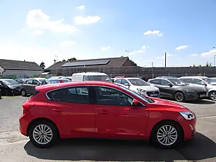 Used 2019 Ford Focus Titanium Red - Interior and Exterior details 8