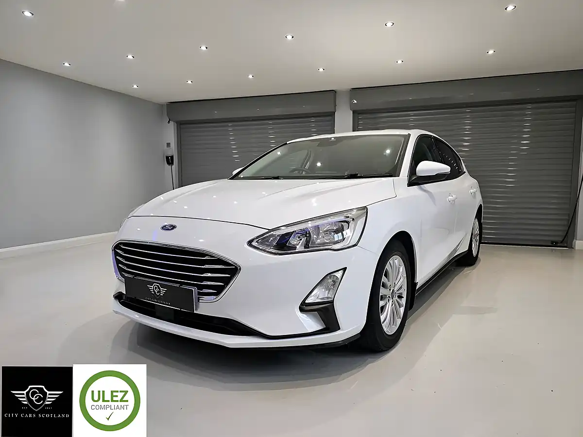 Used 2019 Ford Focus Titanium White - Front View