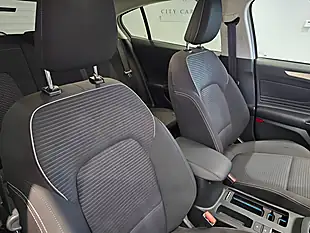 Used 2019 Ford Focus Titanium White - Interior and Exterior details 12