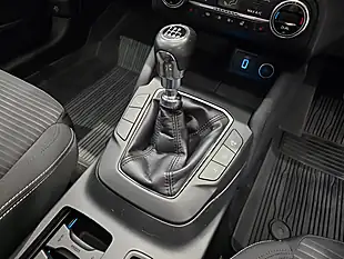 Used 2019 Ford Focus Titanium White - Interior and Exterior details 14