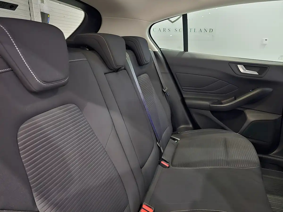Used 2019 Ford Focus Titanium White - Interior and Exterior details 18