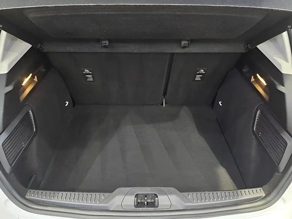 Used 2019 Ford Focus Titanium White - Interior and Exterior details 19