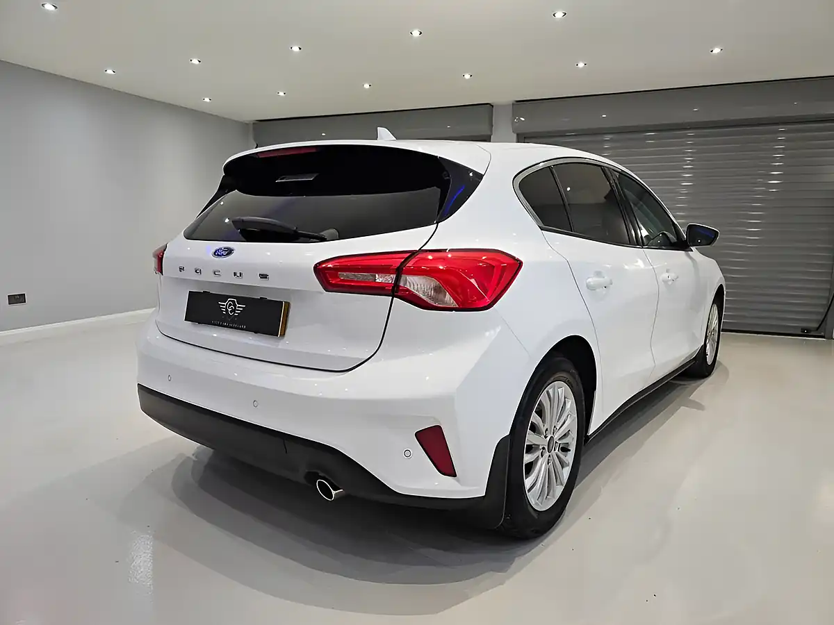 Used 2019 Ford Focus Titanium White - Interior and Exterior details 4