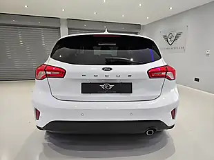 Used 2019 Ford Focus Titanium White - Interior and Exterior details 5