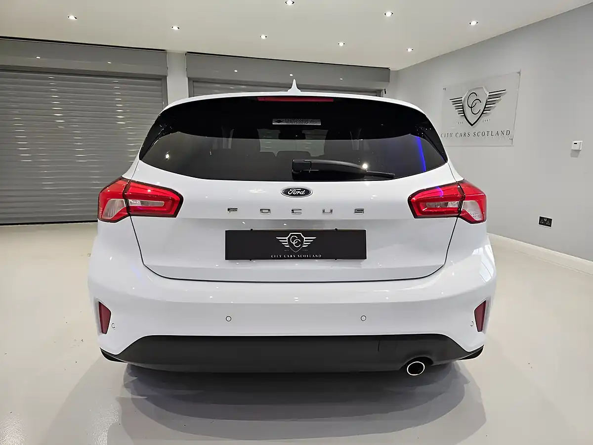 Used 2019 Ford Focus Titanium White - Interior and Exterior details 5
