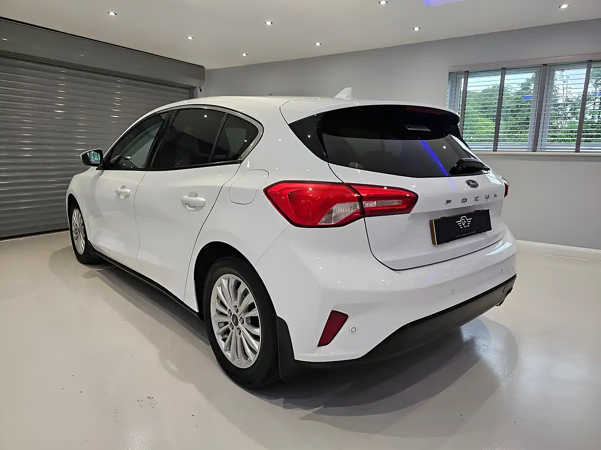 Used 2019 Ford Focus Titanium White - Interior and Exterior details 6