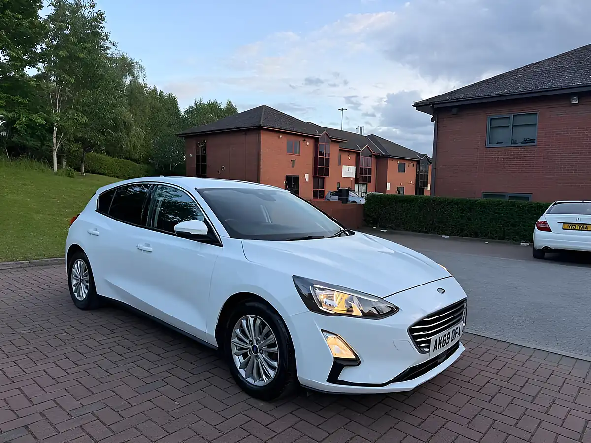 Used 2019 Ford Focus Titanium White - Front View