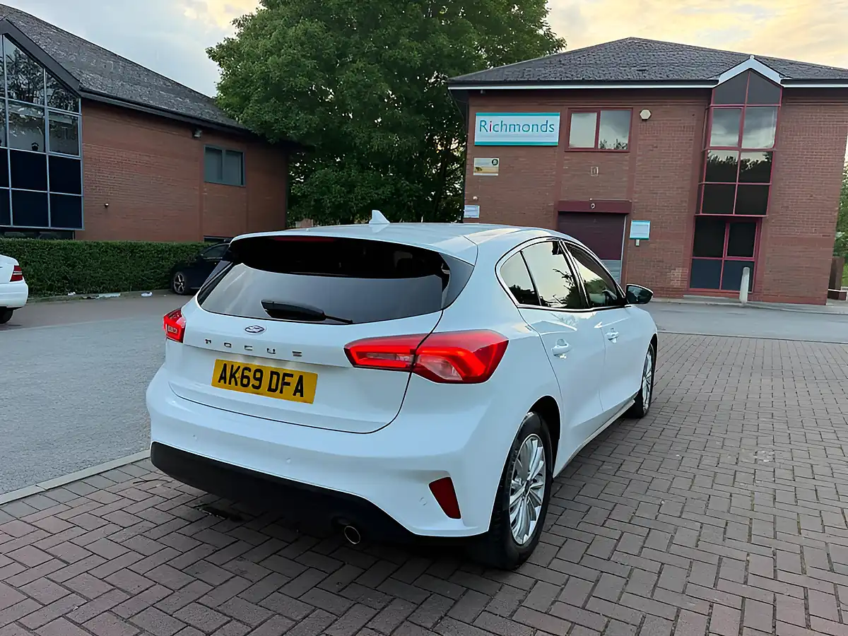 Used 2019 Ford Focus Titanium White - Interior and Exterior details 10