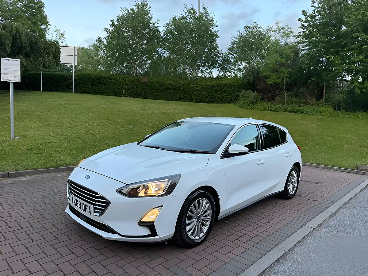 Used 2019 Ford Focus Titanium White - Interior and Exterior details 13