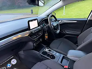 Used 2019 Ford Focus Titanium White - Interior and Exterior details 15