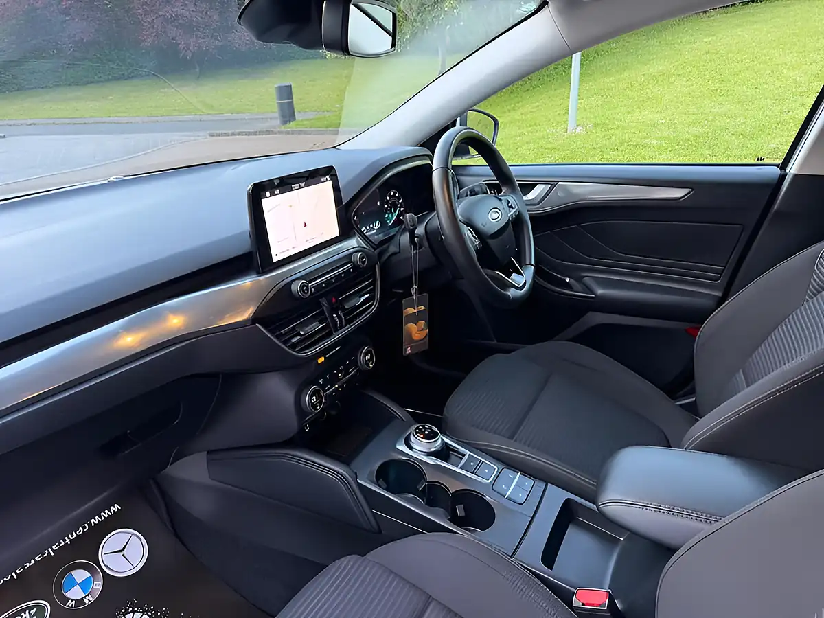 Used 2019 Ford Focus Titanium White - Interior and Exterior details 15