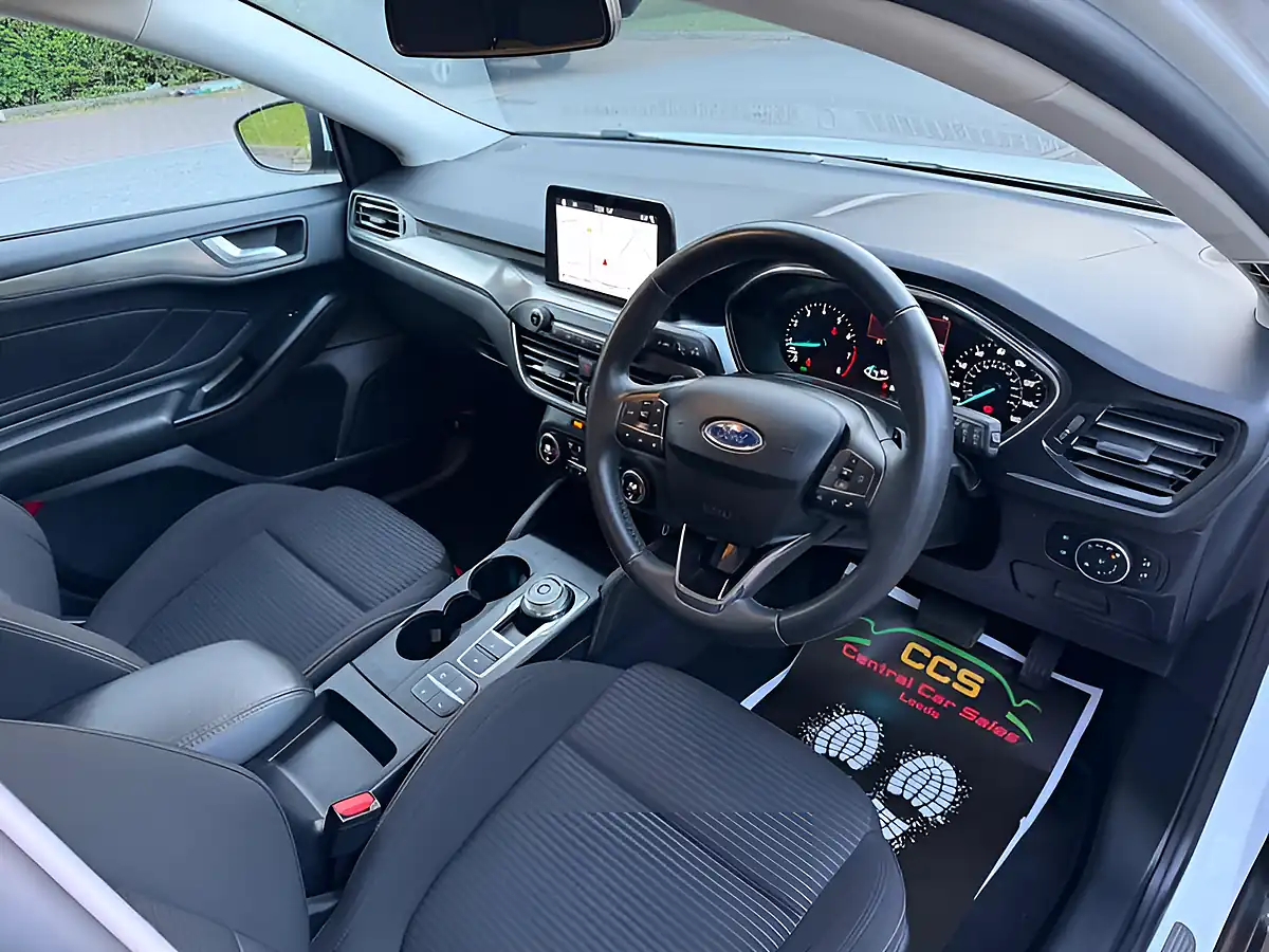 Used 2019 Ford Focus Titanium White - Interior and Exterior details 17