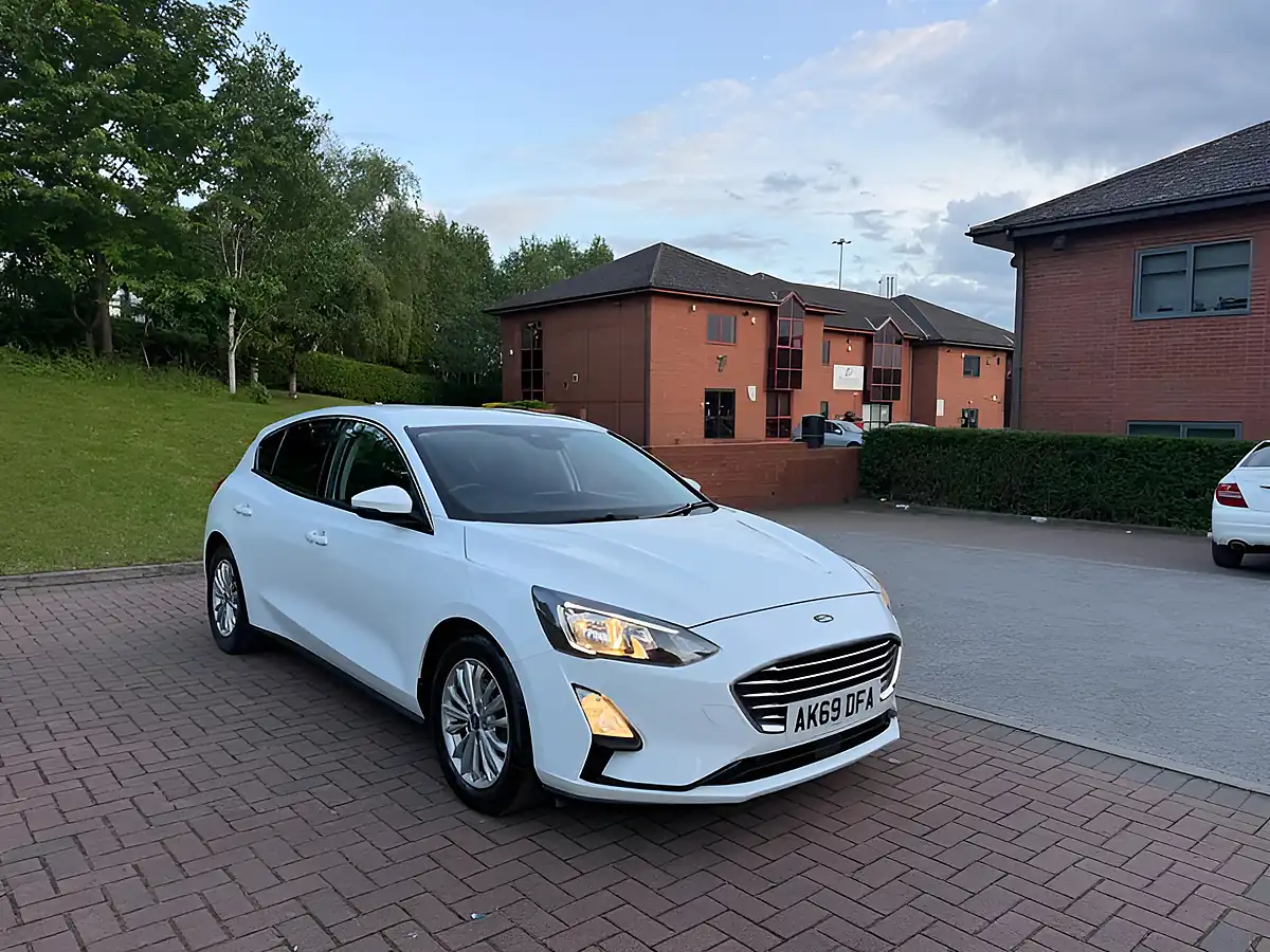 Used 2019 Ford Focus Titanium White - Interior and Exterior details 6