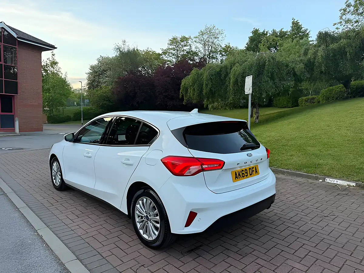 Used 2019 Ford Focus Titanium White - Interior and Exterior details 9