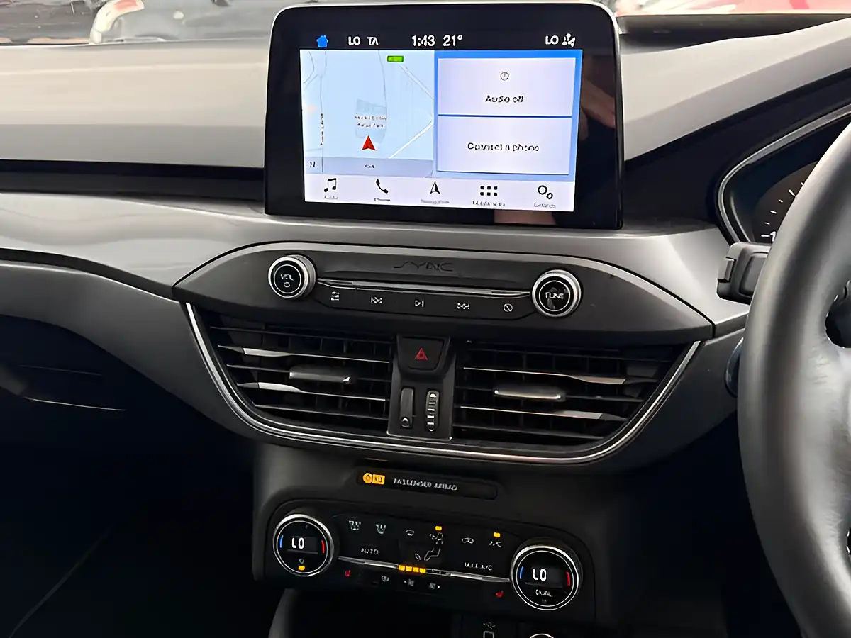 Used 2019 Ford Focus Titanium X White - Interior and Exterior details 11