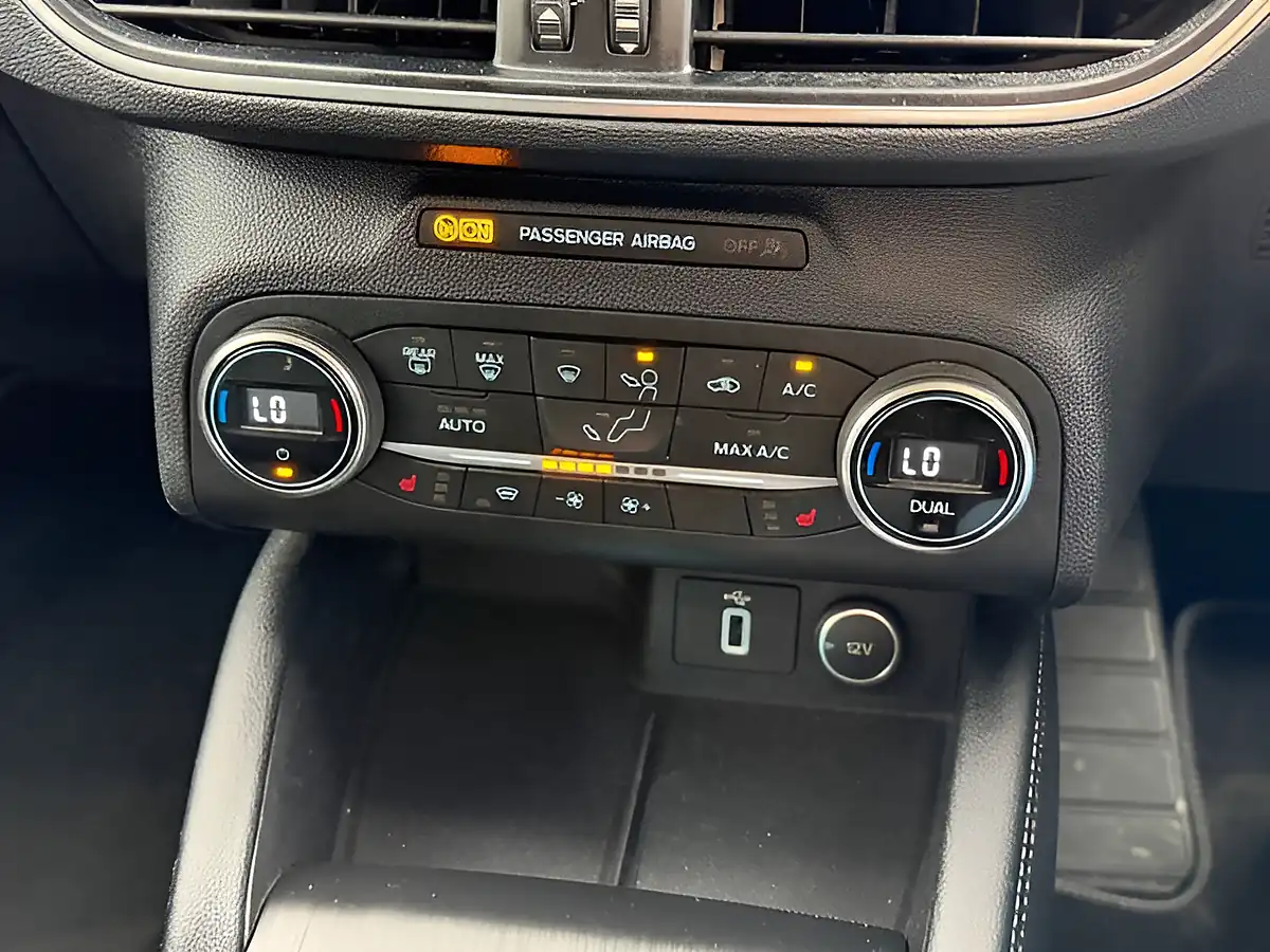 Used 2019 Ford Focus Titanium X White - Interior and Exterior details 12