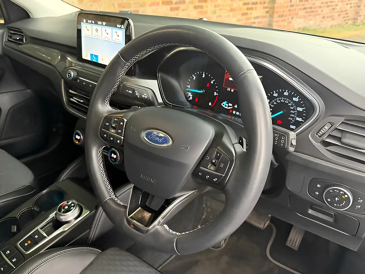 Used 2019 Ford Focus Titanium X White - Interior and Exterior details 7