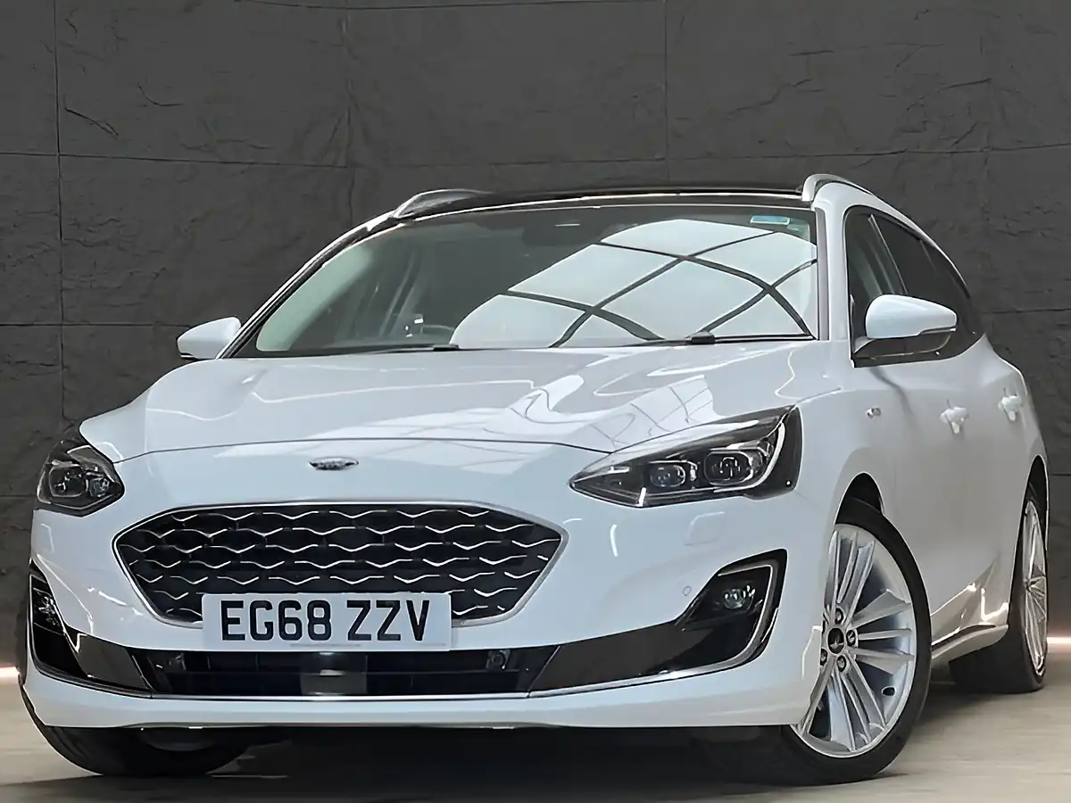 Used 2019 Ford Focus Vignale Frozen White - Front View