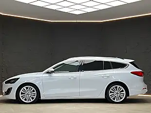 Used 2019 Ford Focus Vignale Frozen White - Interior and Exterior details 20