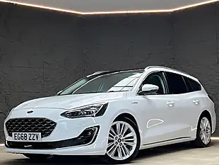 Used 2019 Ford Focus Vignale Frozen White - Interior and Exterior details 8