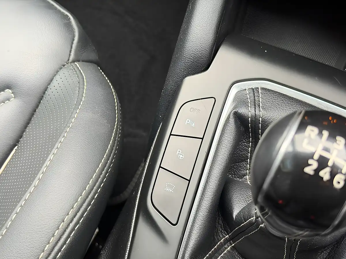 Used 2019 Ford Focus Vignale Silver - Interior and Exterior details 12