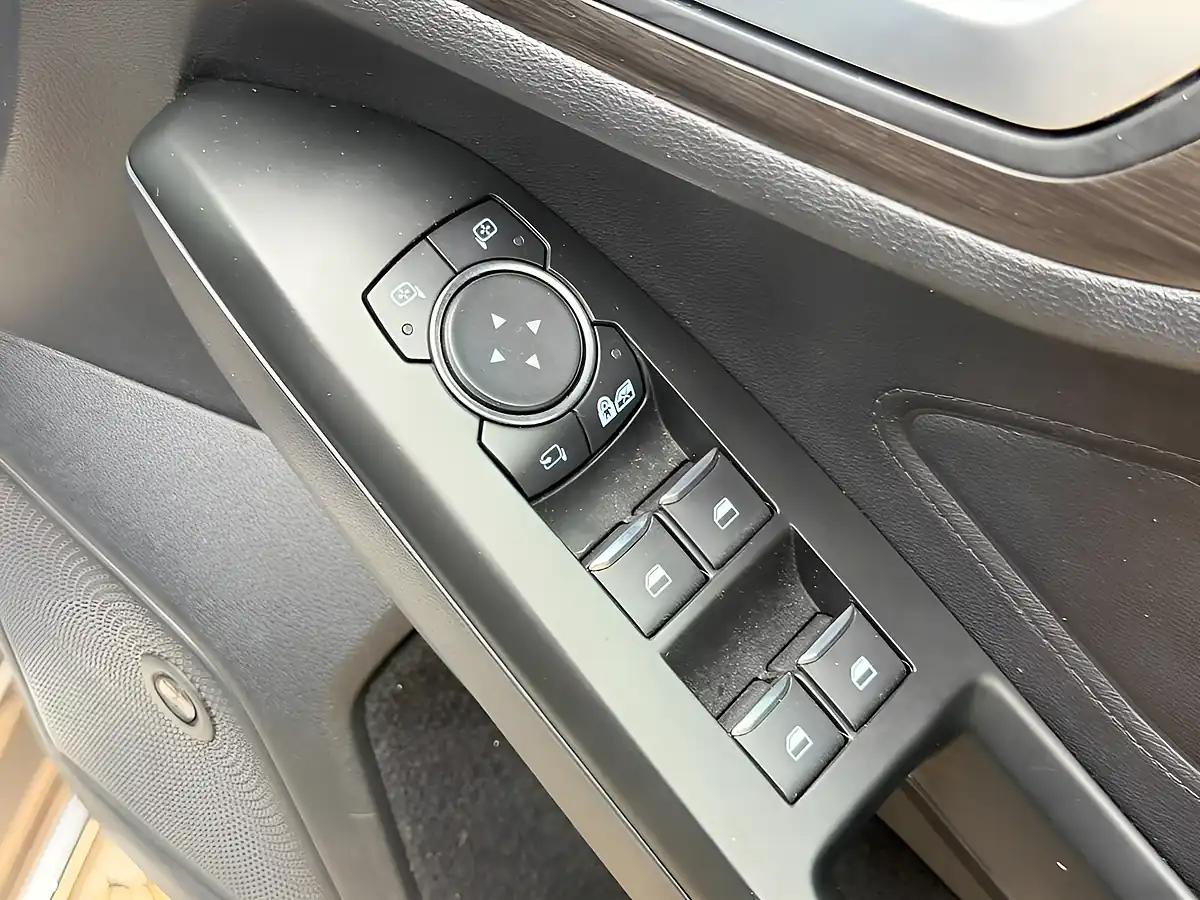 Used 2019 Ford Focus Vignale Silver - Interior and Exterior details 20