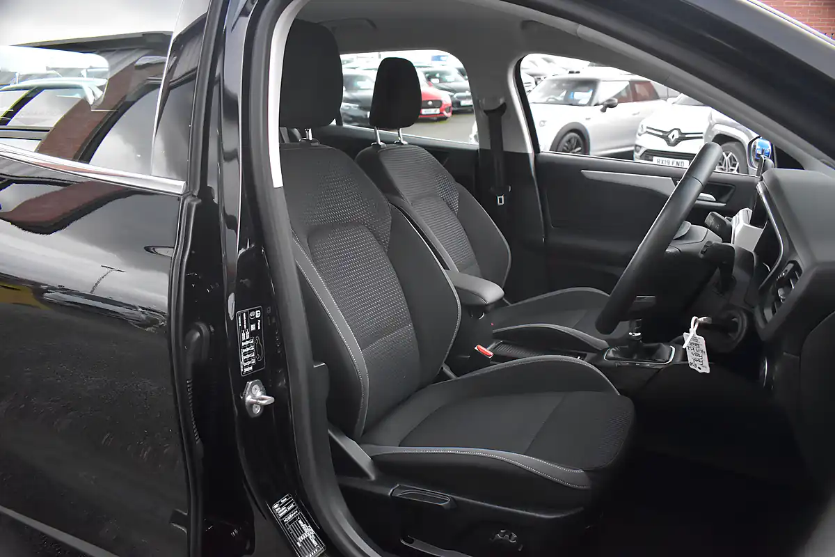 Used 2019 Ford Focus Zetec Agate Black - Interior and Exterior details 7