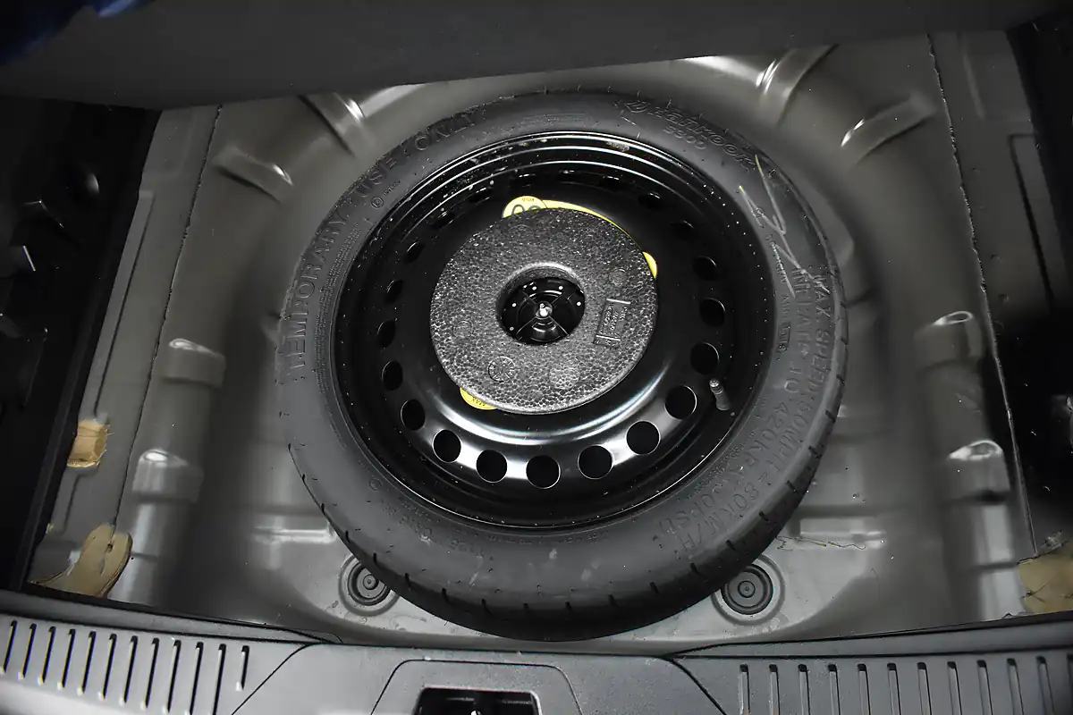 Used 2019 Ford Focus Zetec Agate Black - Interior and Exterior details 14