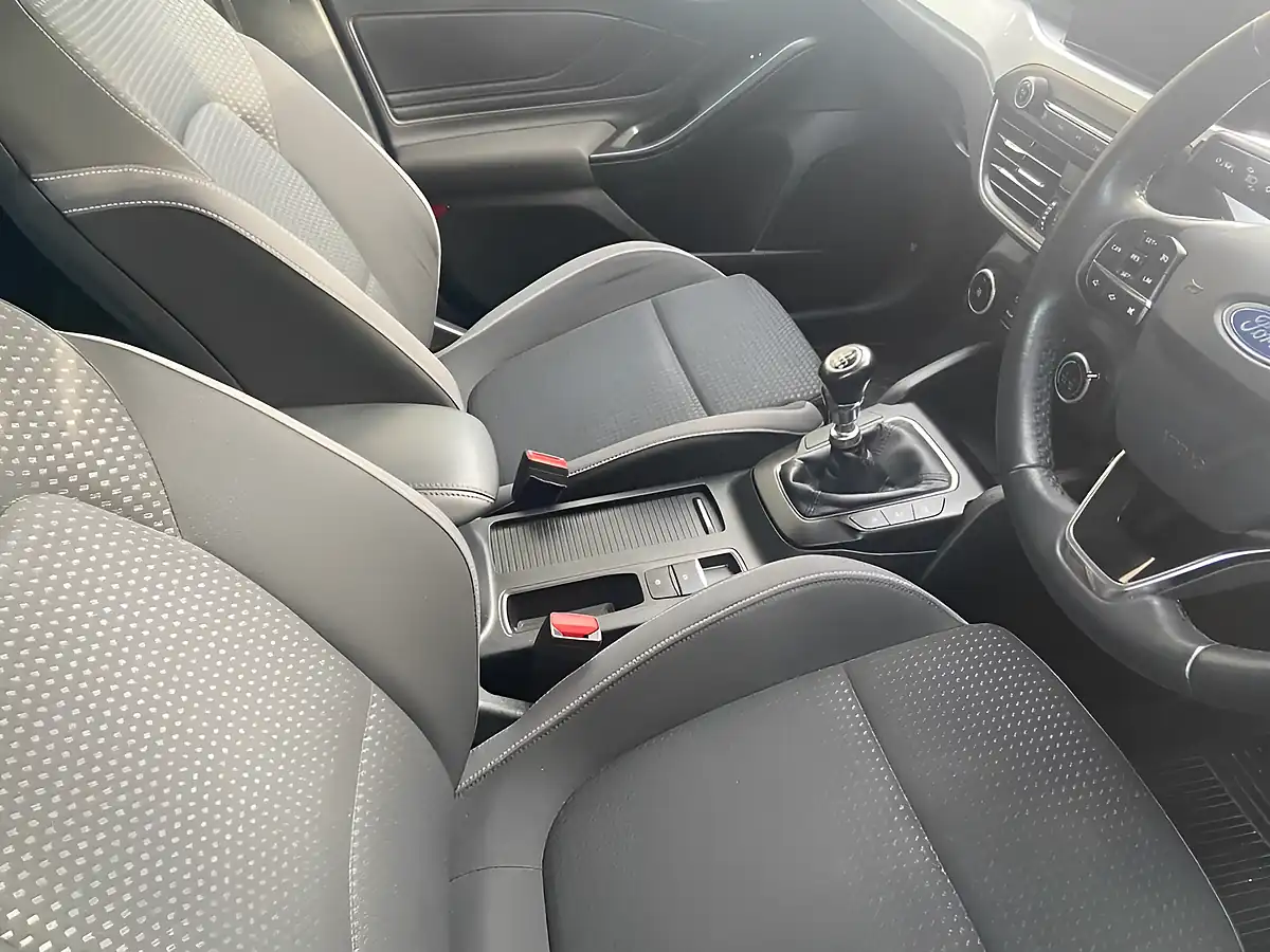 Used 2019 Ford Focus Zetec Black - Interior and Exterior details 9