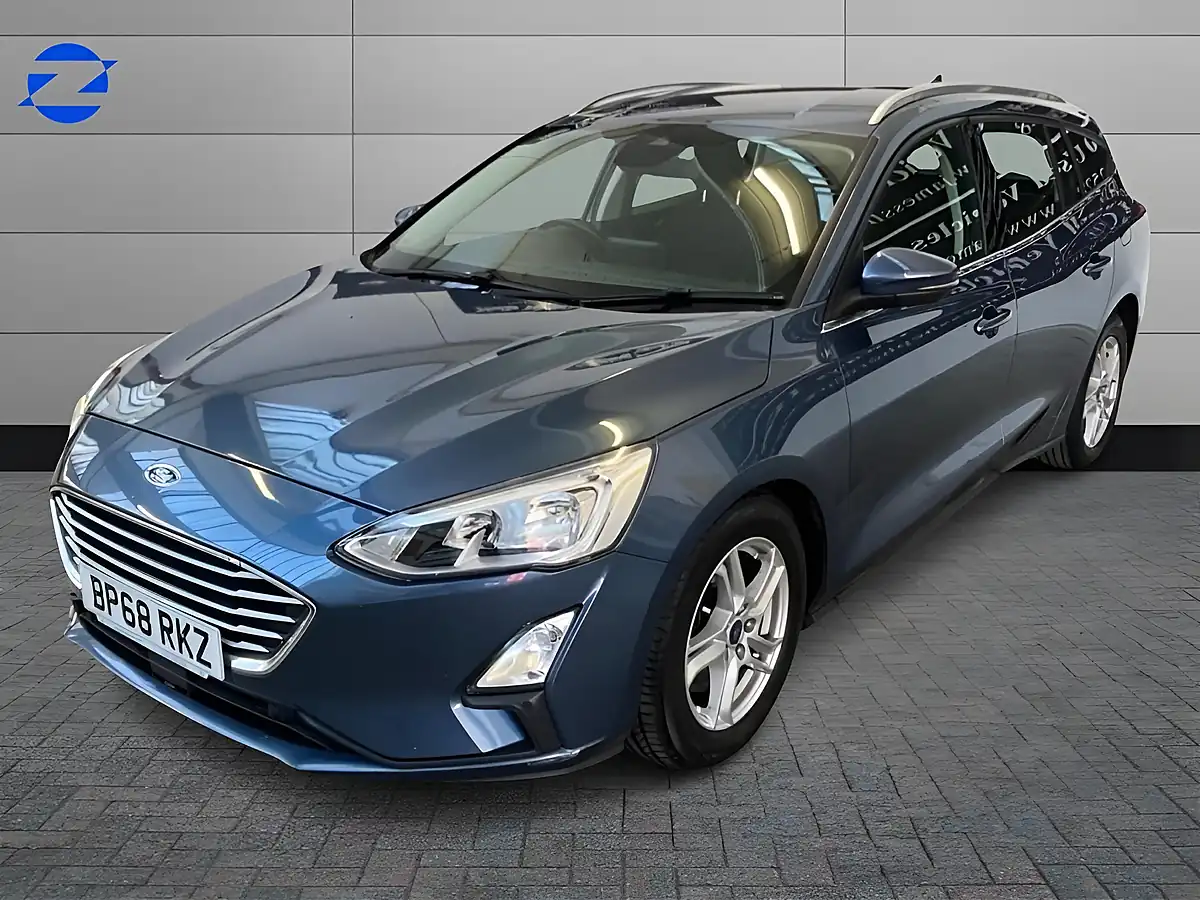 Used 2019 Ford Focus Zetec Blue - Front View
