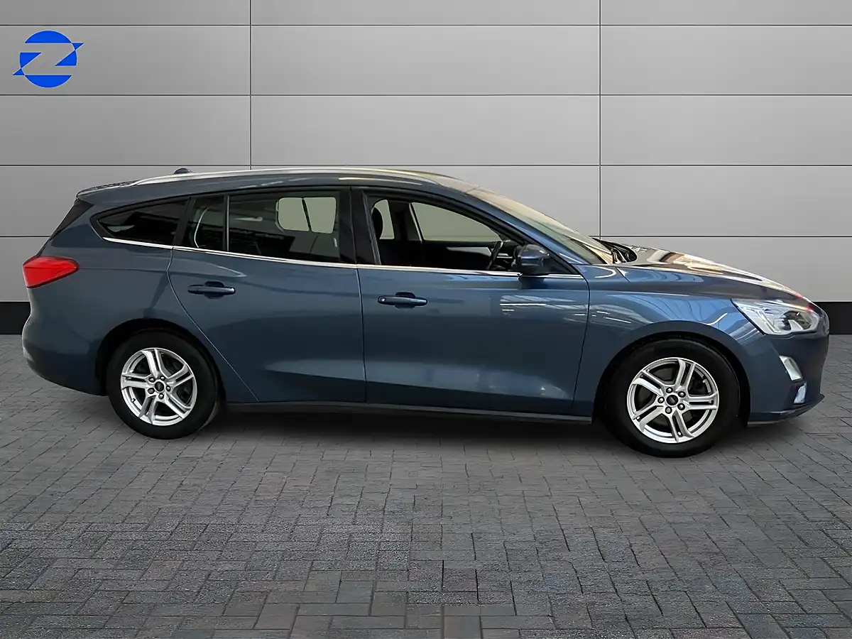 Used 2019 Ford Focus Zetec Blue - Interior and Exterior details 3