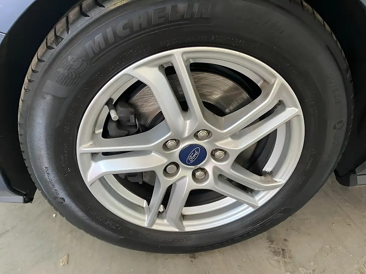 Used 2019 Ford Focus Zetec Blue - Interior and Exterior details 5